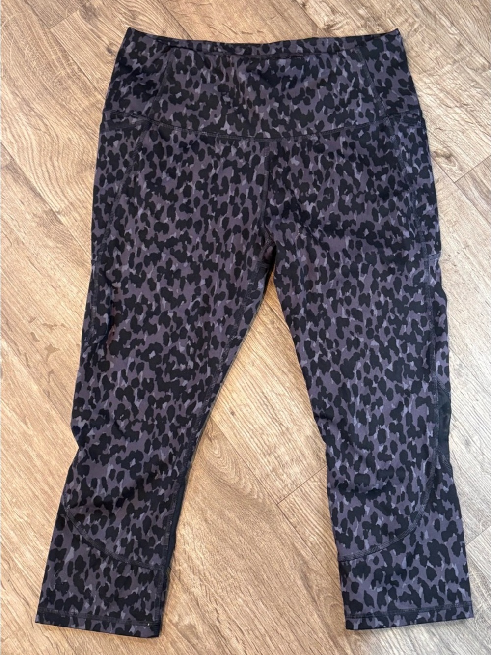All In Motion Women’s XL Black and Gray Leopard Print Leggings